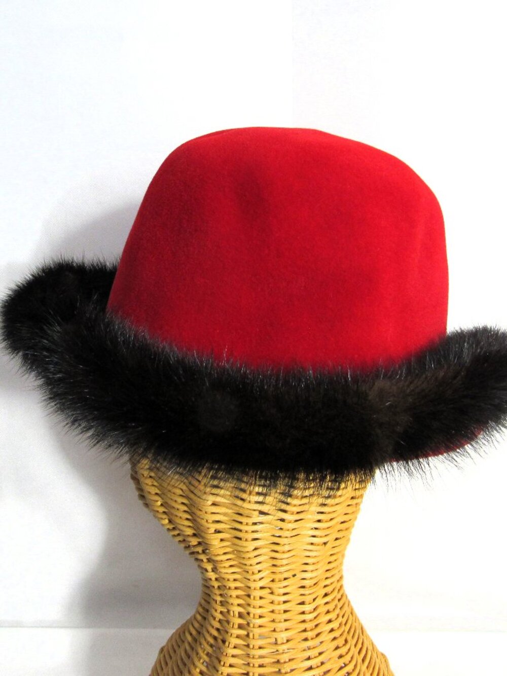 VINTAGE RARE WINKELMAN'S MILLINERY RED MCM WOOL + MINK DERBY HAT WOMEN'S
